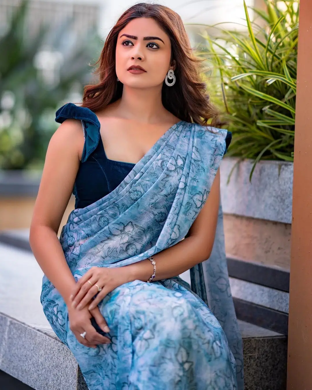 Priyanka Sharma Wearing Blue Saree Sleeveless Blouse